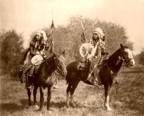 Sioux Indians on horseback, by Heyn, 1899 Sioux Indians on horseback,