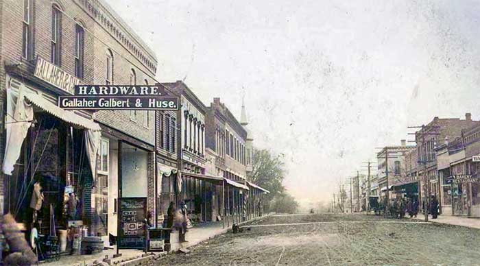 Warsaw, MO 1911. Colorized. 